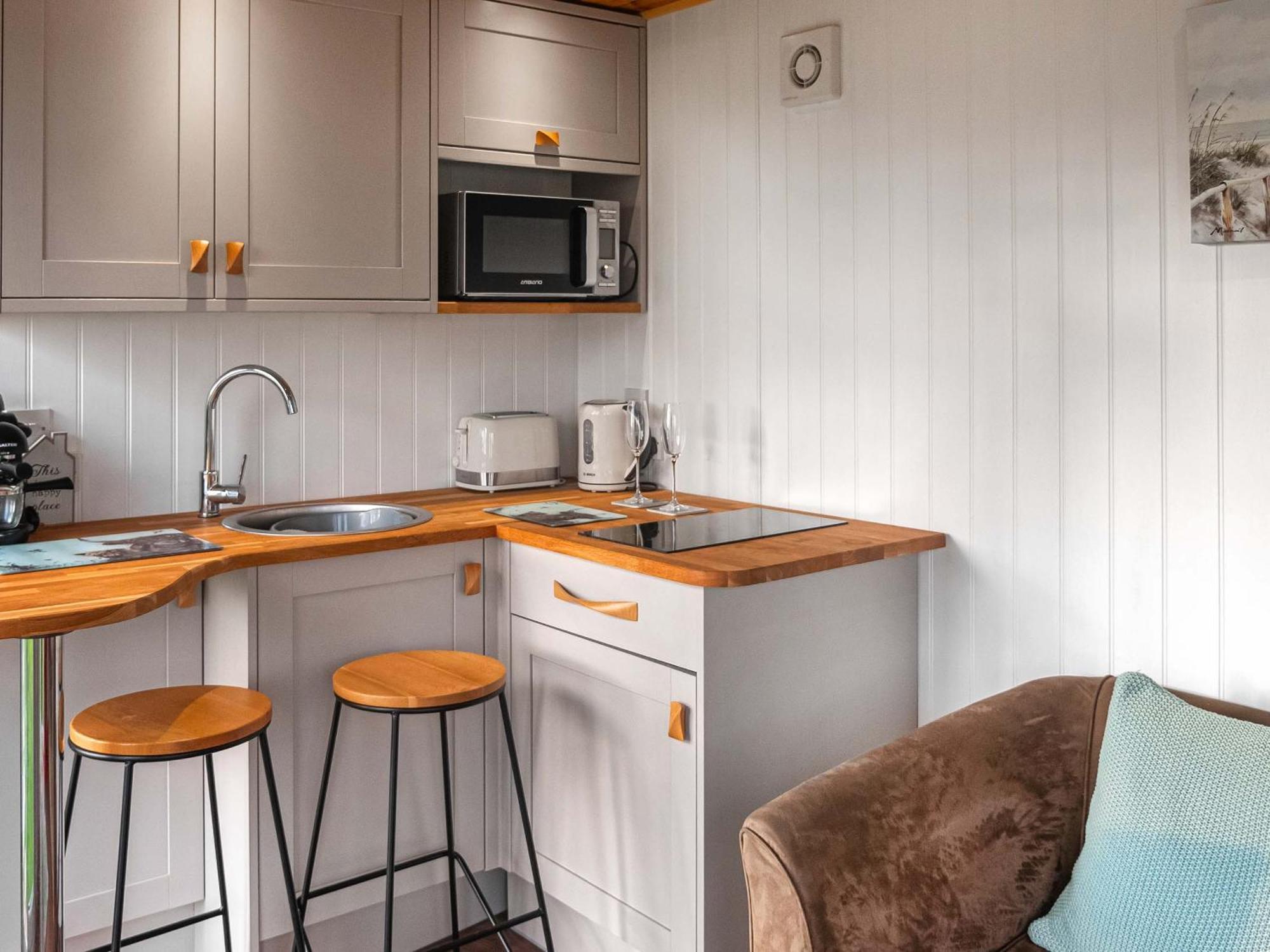 School Lodge Burwarton Экстерьер фото